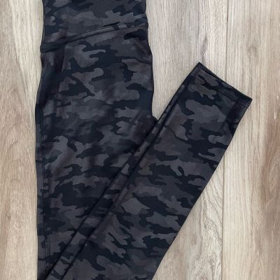 Spanx Women’s Faux Leather Camouflage Shine Black Leggings, Sz Small, MINT!